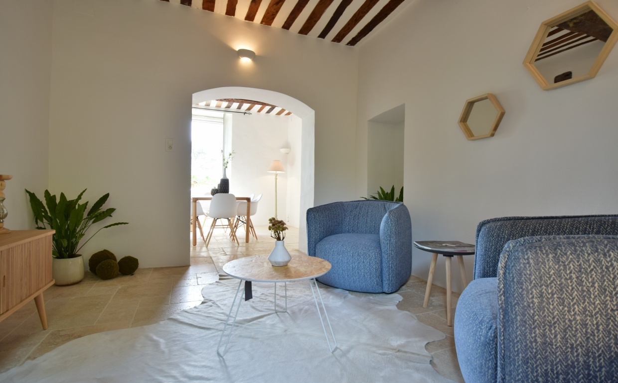 casa nova vastgoedstyling, huur een interieur, wonen in frankrijk, mas loriol, provence